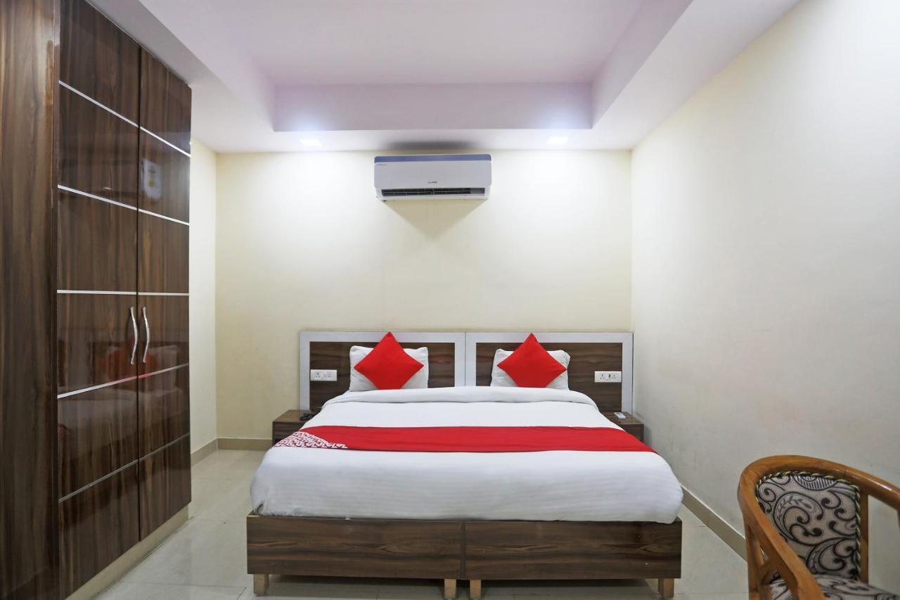Hotel Rampal Palace New Delhi Exterior photo