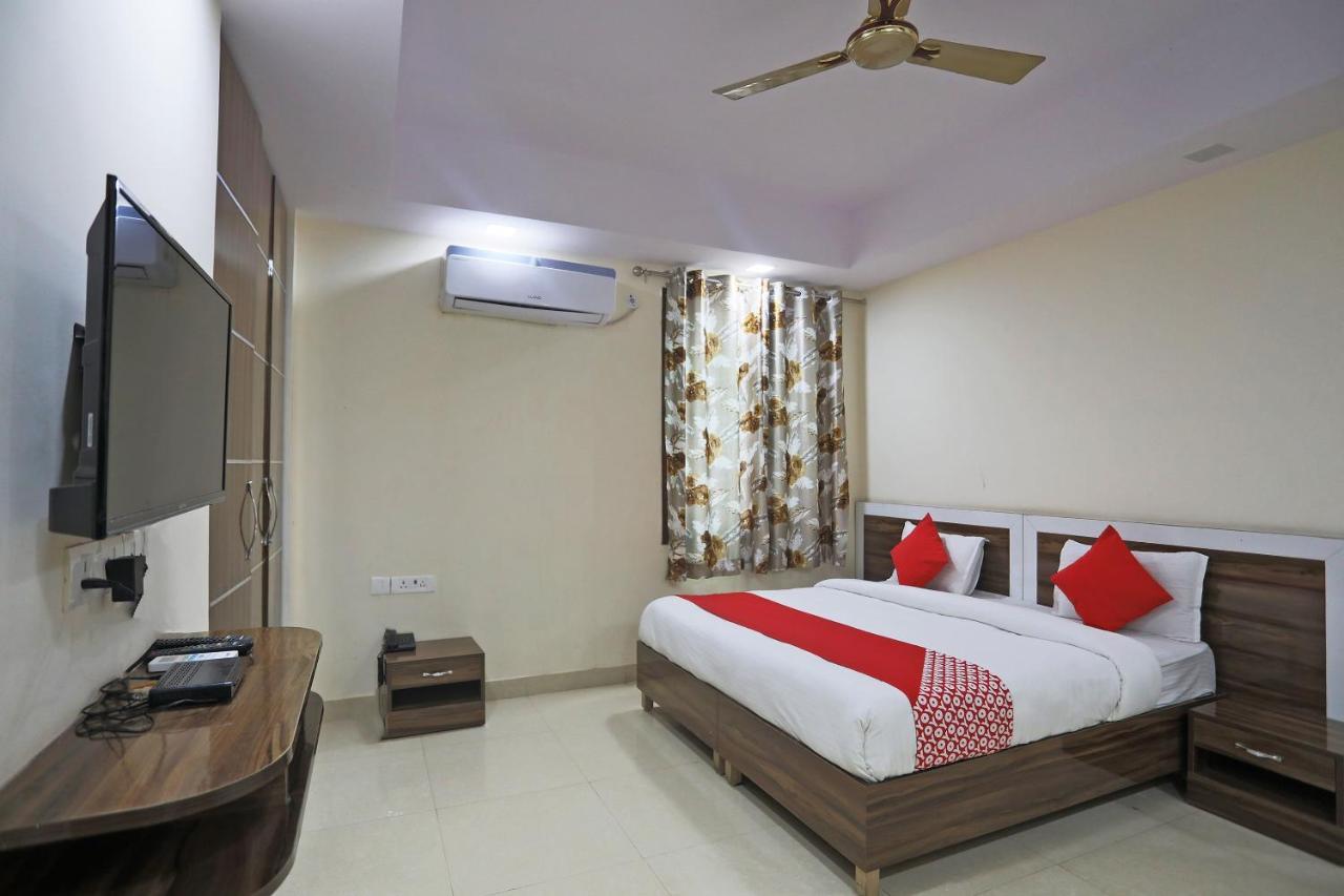 Hotel Rampal Palace New Delhi Exterior photo