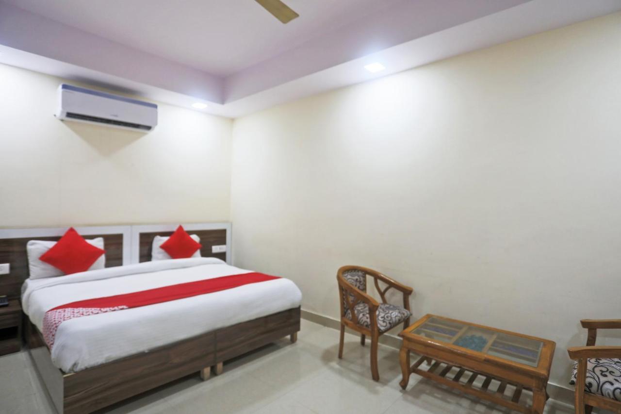 Hotel Rampal Palace New Delhi Exterior photo
