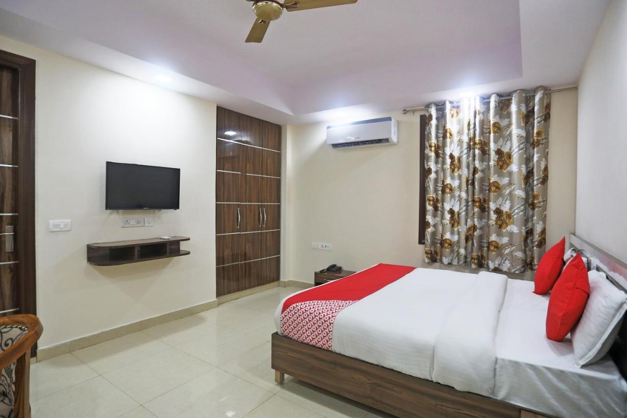 Hotel Rampal Palace New Delhi Exterior photo