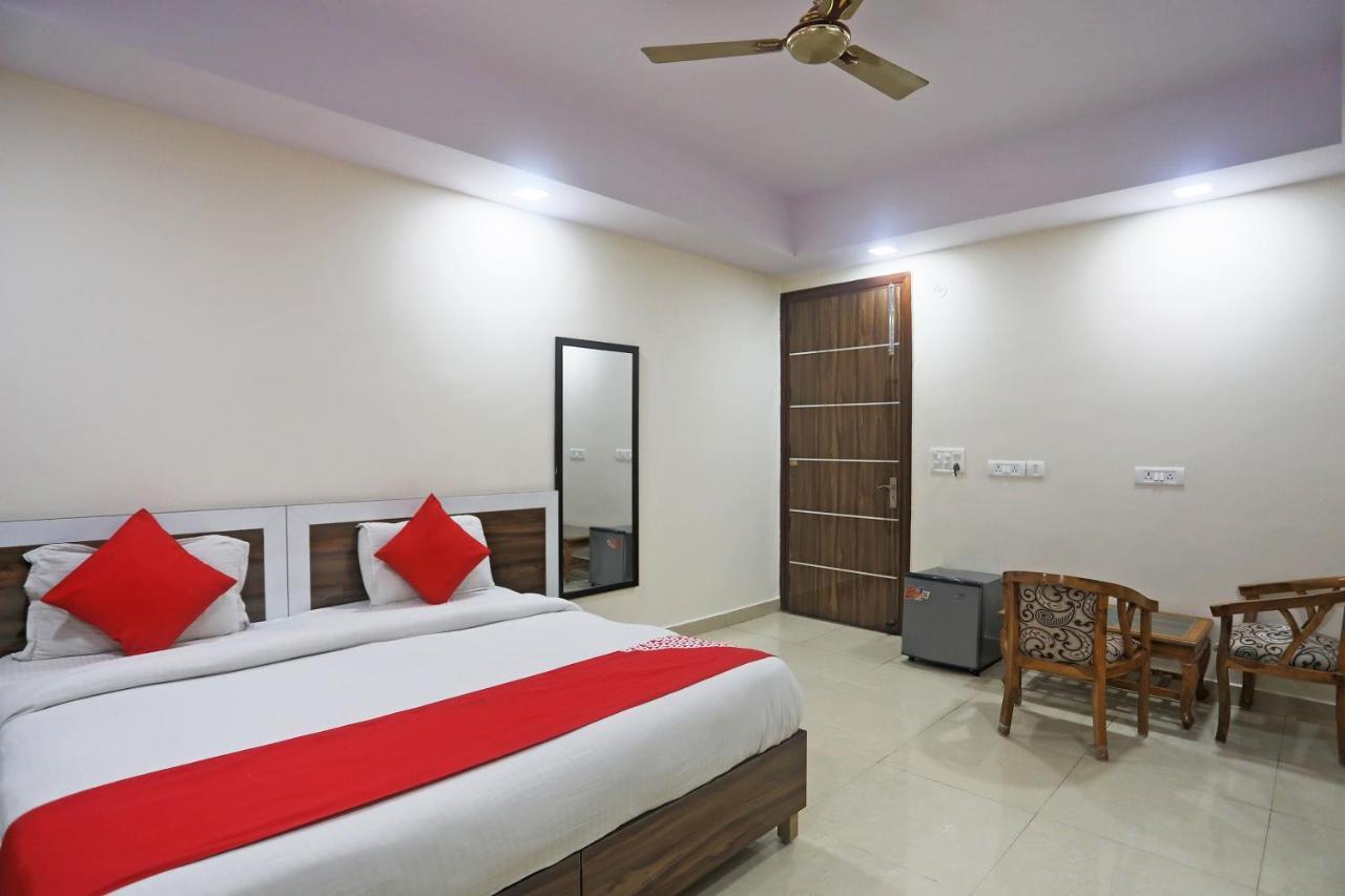 Hotel Rampal Palace New Delhi Exterior photo