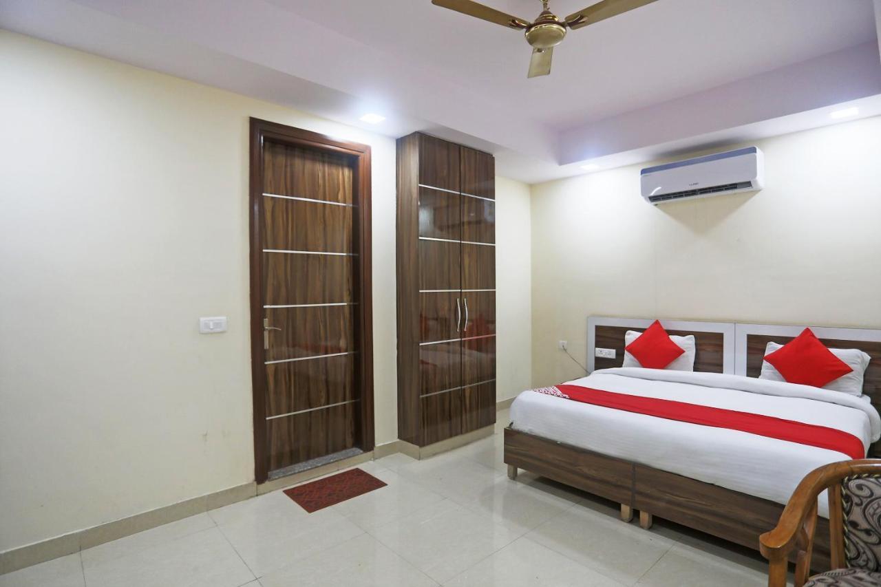 Hotel Rampal Palace New Delhi Exterior photo