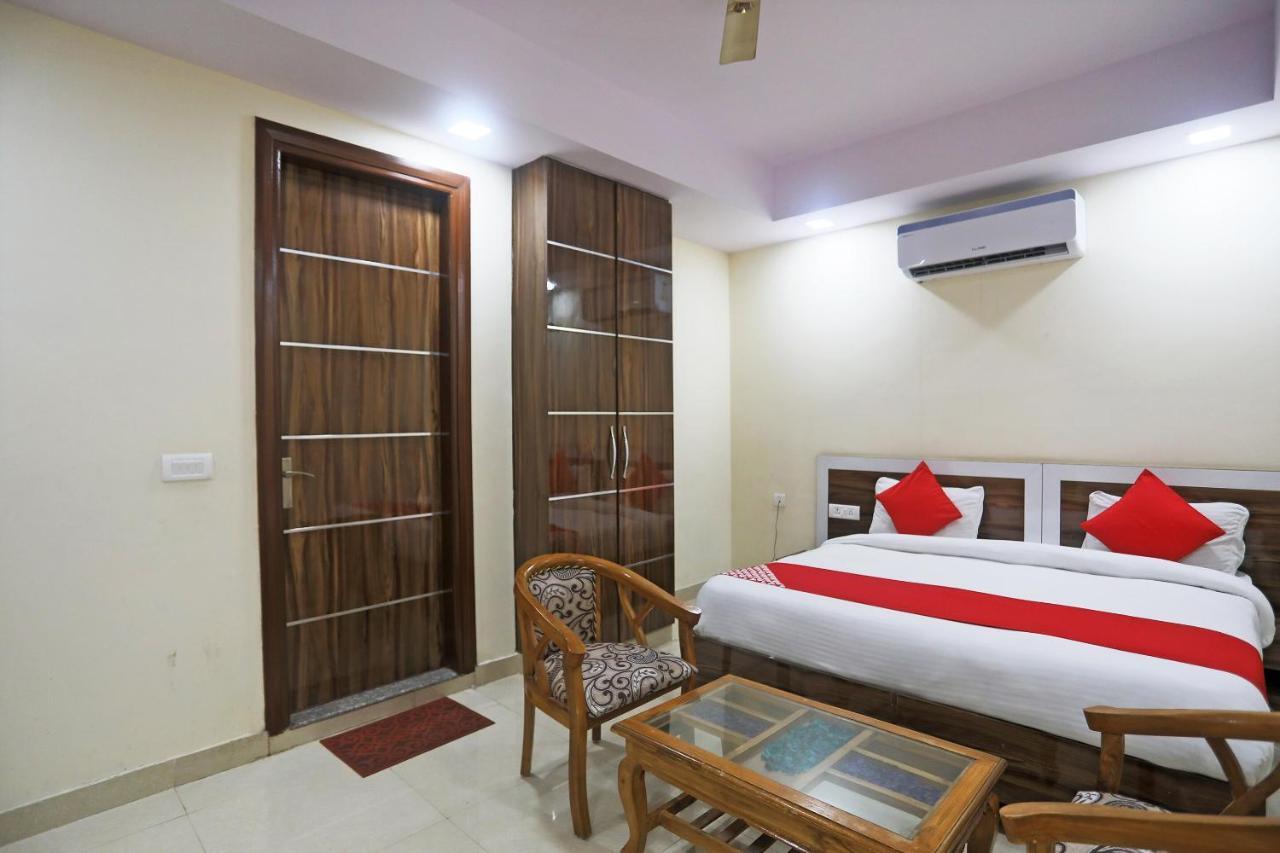 Hotel Rampal Palace New Delhi Exterior photo