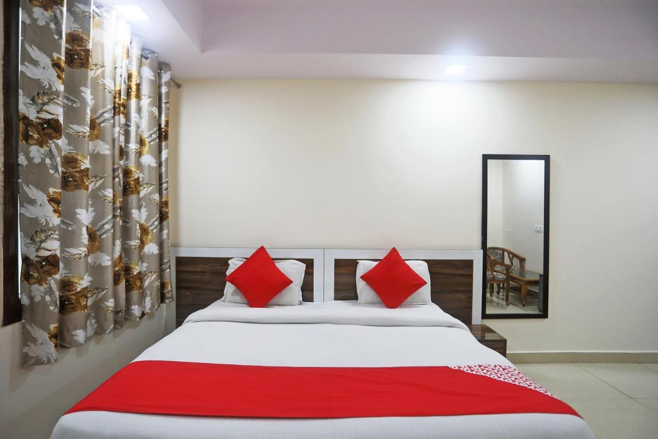Hotel Rampal Palace New Delhi Exterior photo
