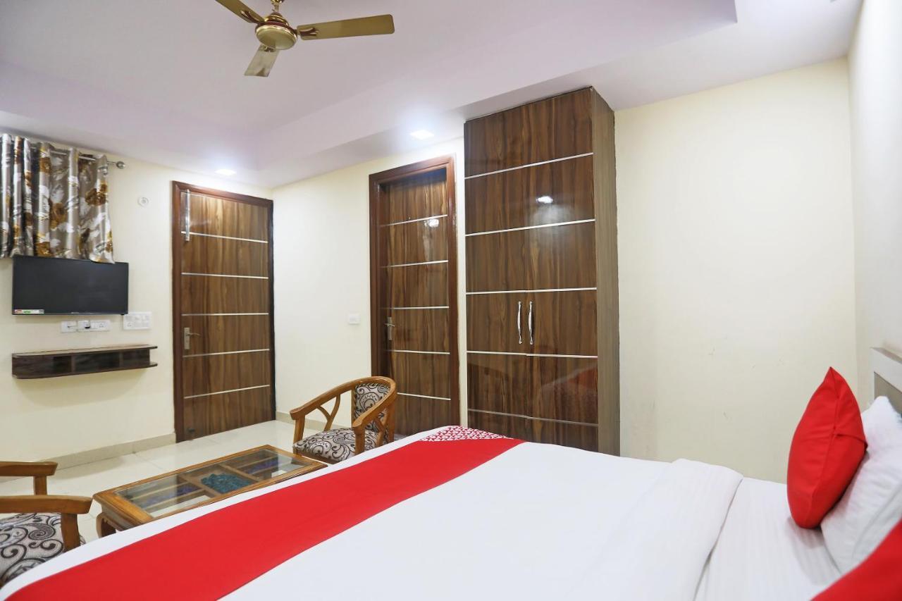 Hotel Rampal Palace New Delhi Exterior photo