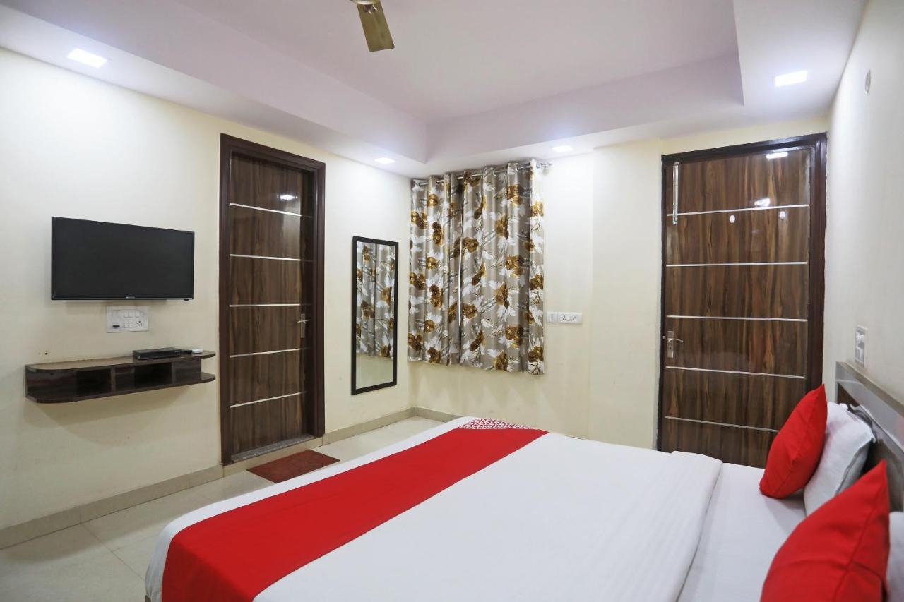 Hotel Rampal Palace New Delhi Exterior photo