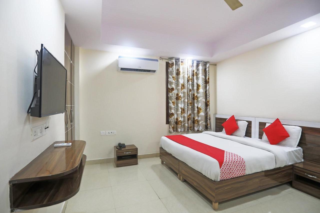 Hotel Rampal Palace New Delhi Exterior photo